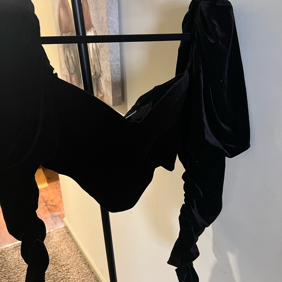 Miss circle velvet corset top with puffy sleeves - Picture 1 of 5